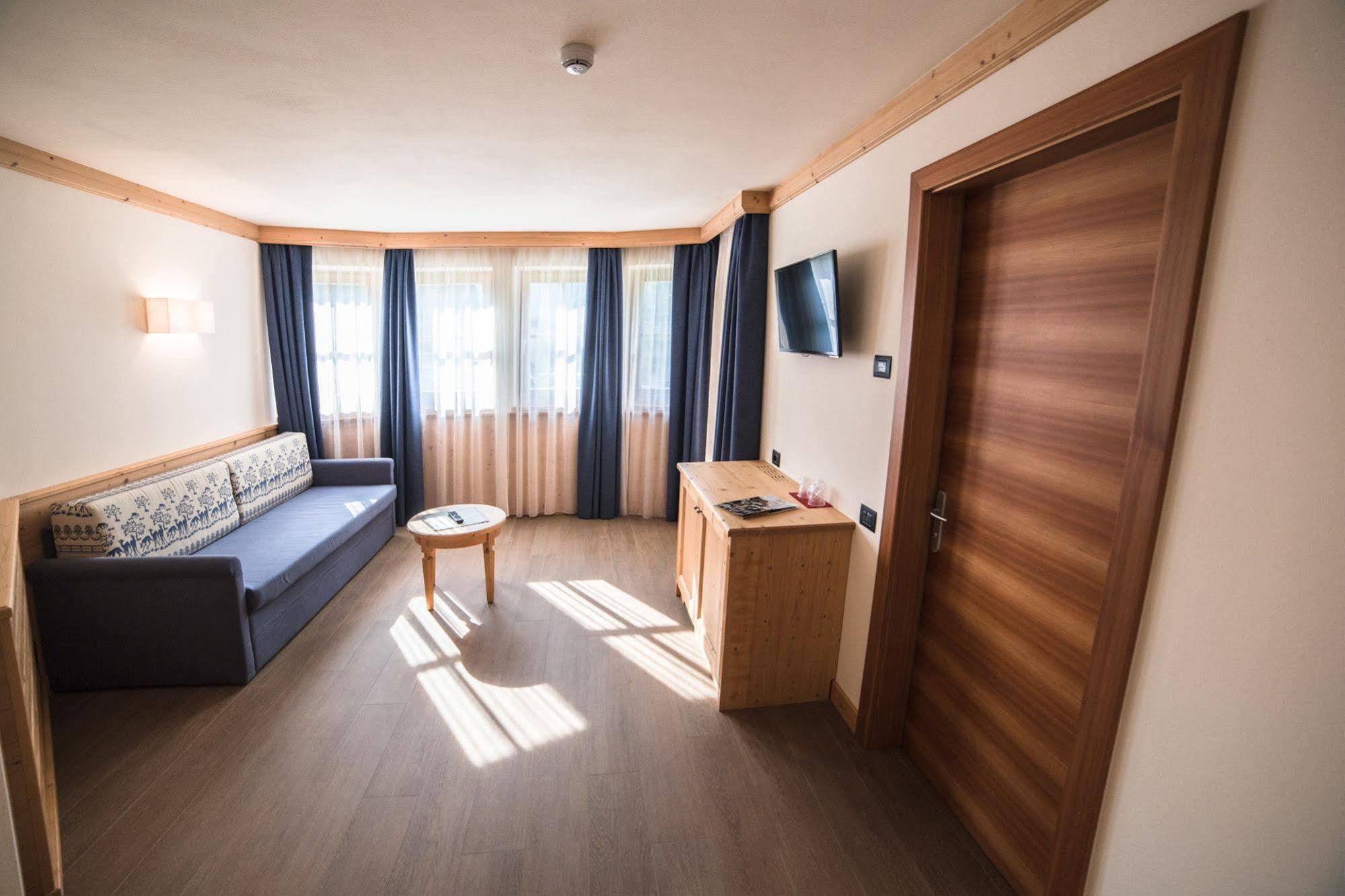 Hotel Garni Paradisi - Wellness & Spa Mezzano Dış mekan fotoğraf