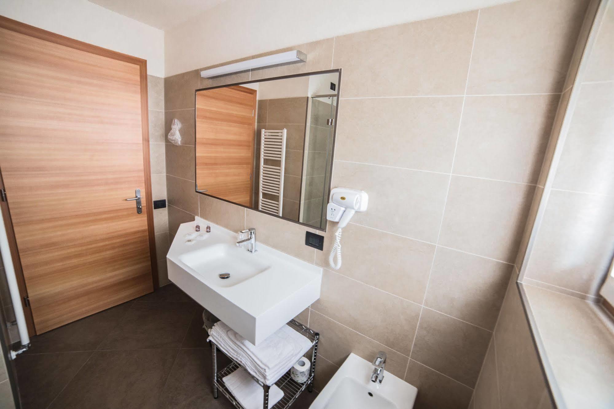 Hotel Garni Paradisi - Wellness & Spa Mezzano Dış mekan fotoğraf