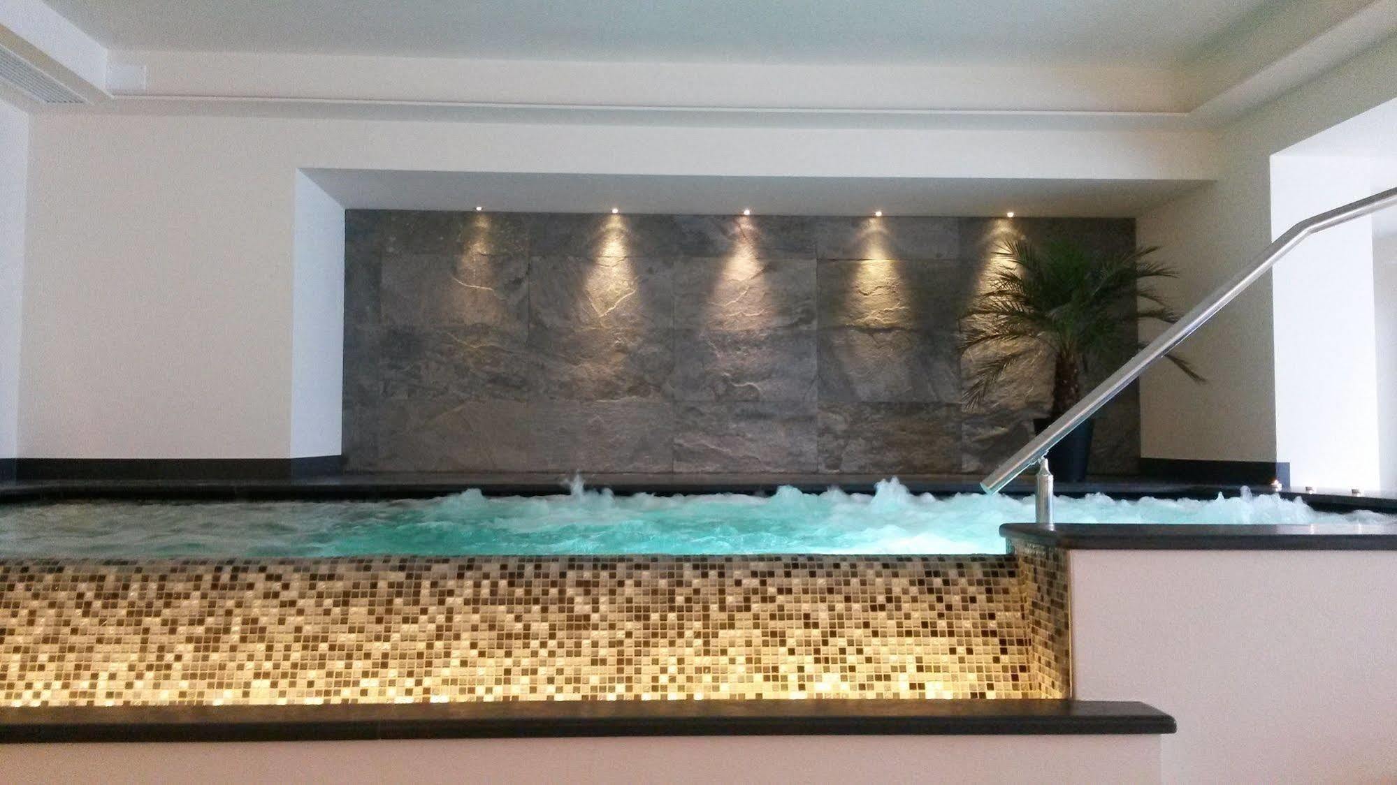 Hotel Garni Paradisi - Wellness & Spa Mezzano Dış mekan fotoğraf
