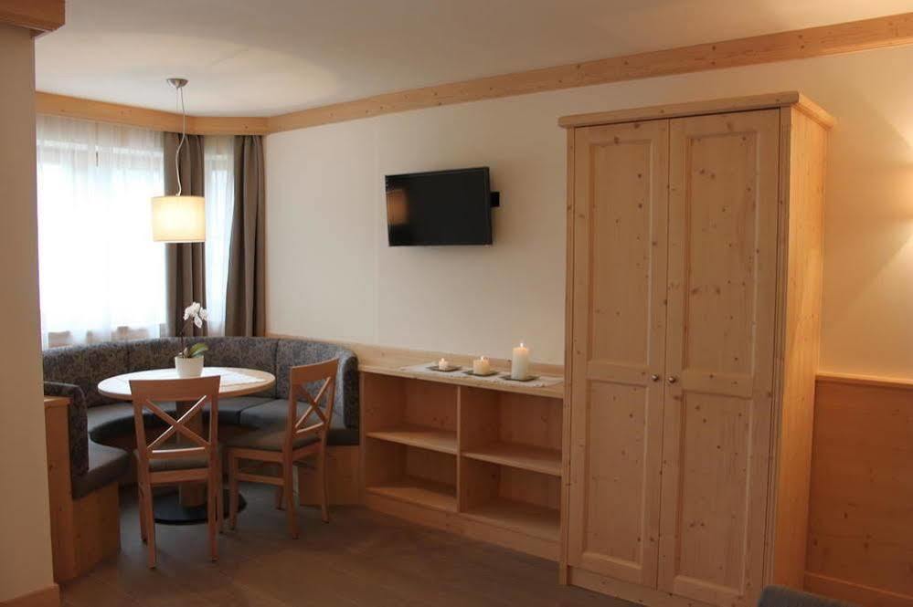 Hotel Garni Paradisi - Wellness & Spa Mezzano Dış mekan fotoğraf